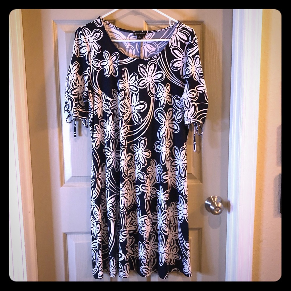 New Directions floral shift dress.